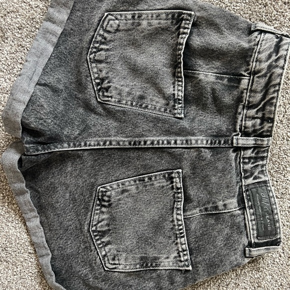 Shorts - Picture 2 of 3